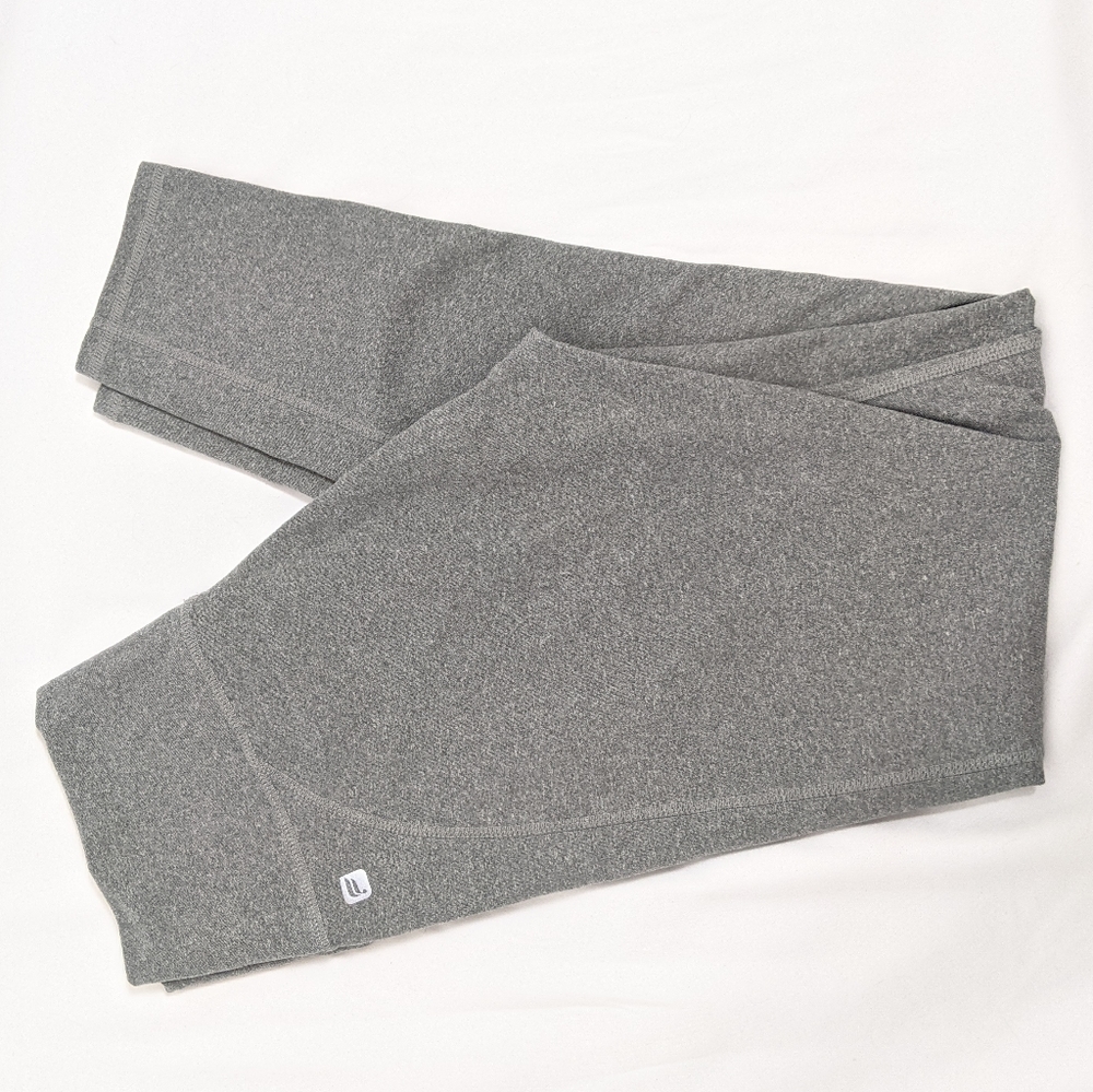 Fabletics Gray 7/8 Crop Leggings Workout Gym Wear Solid Light Gray High Waist S